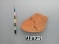 藏品(紅色泥質陶缽殘件)的圖片